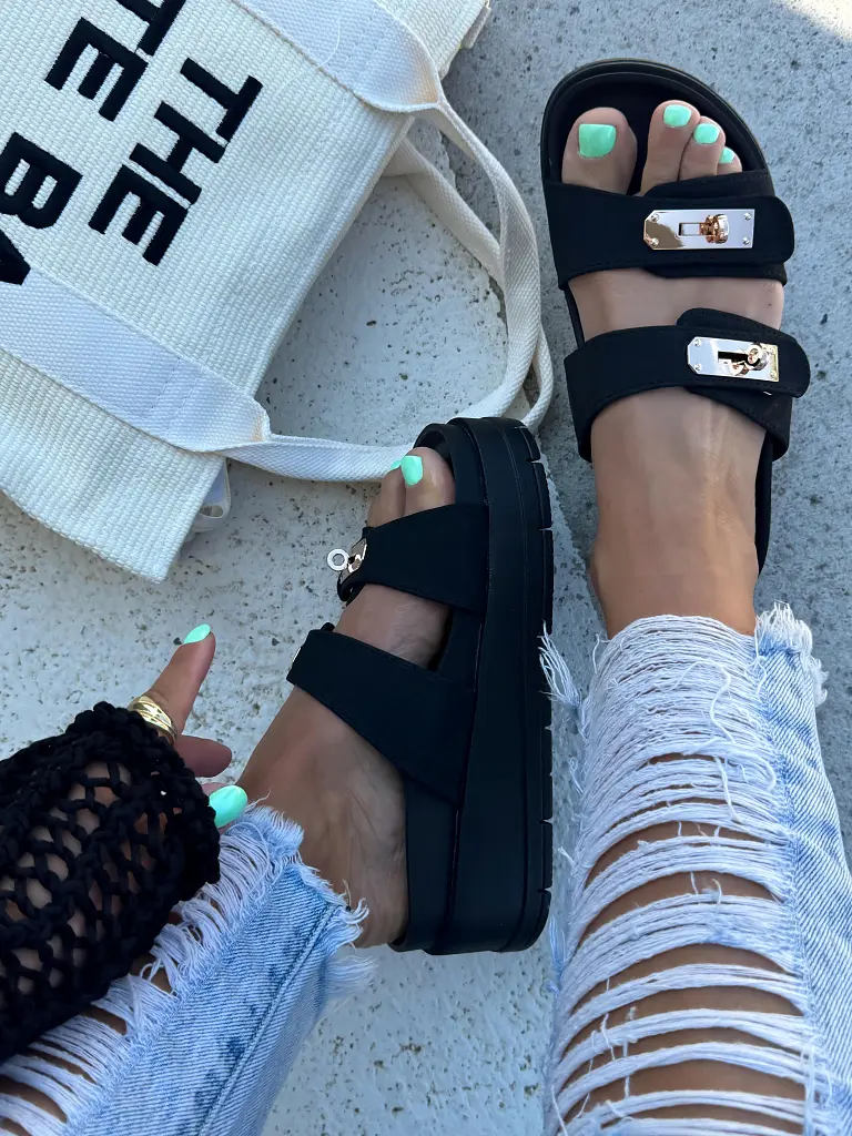 Dámske šľapky so zlatými ozdobami MODESTA - next