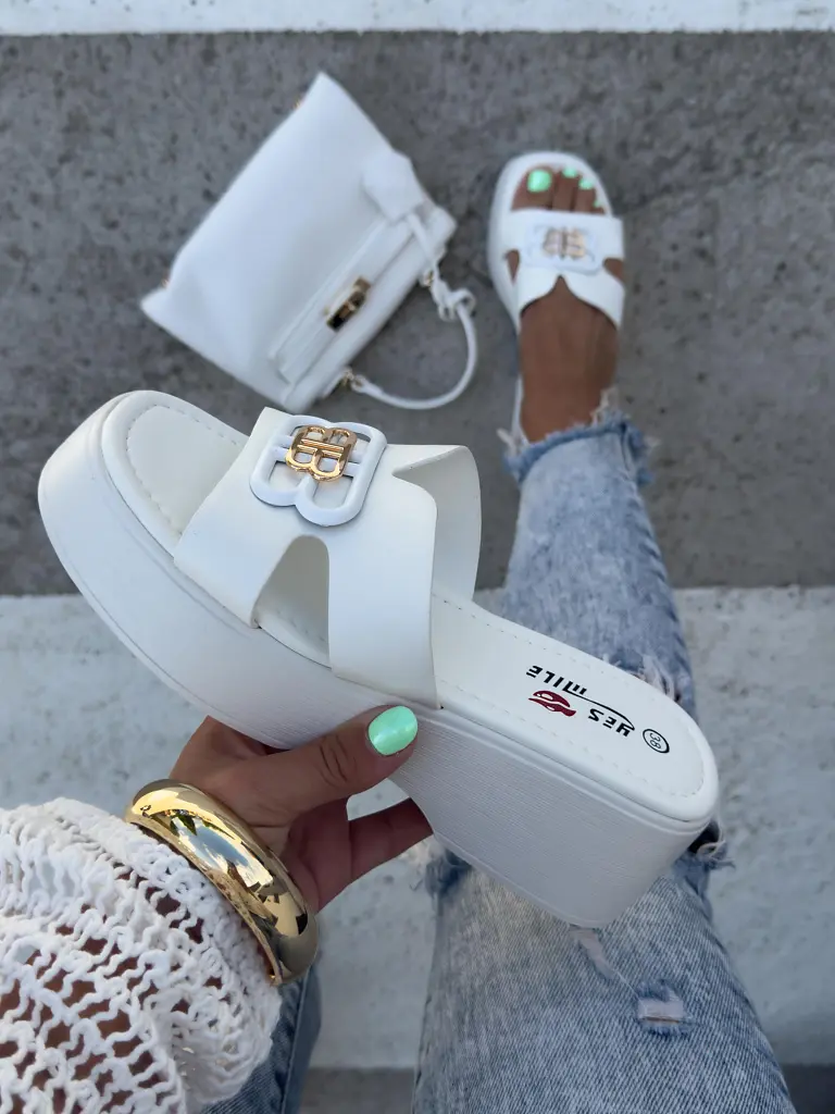 Platformové šľapky so zlatou ozdobou ORIANA