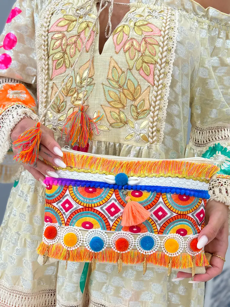 Vyšívaná kabelka ESTERA- - next