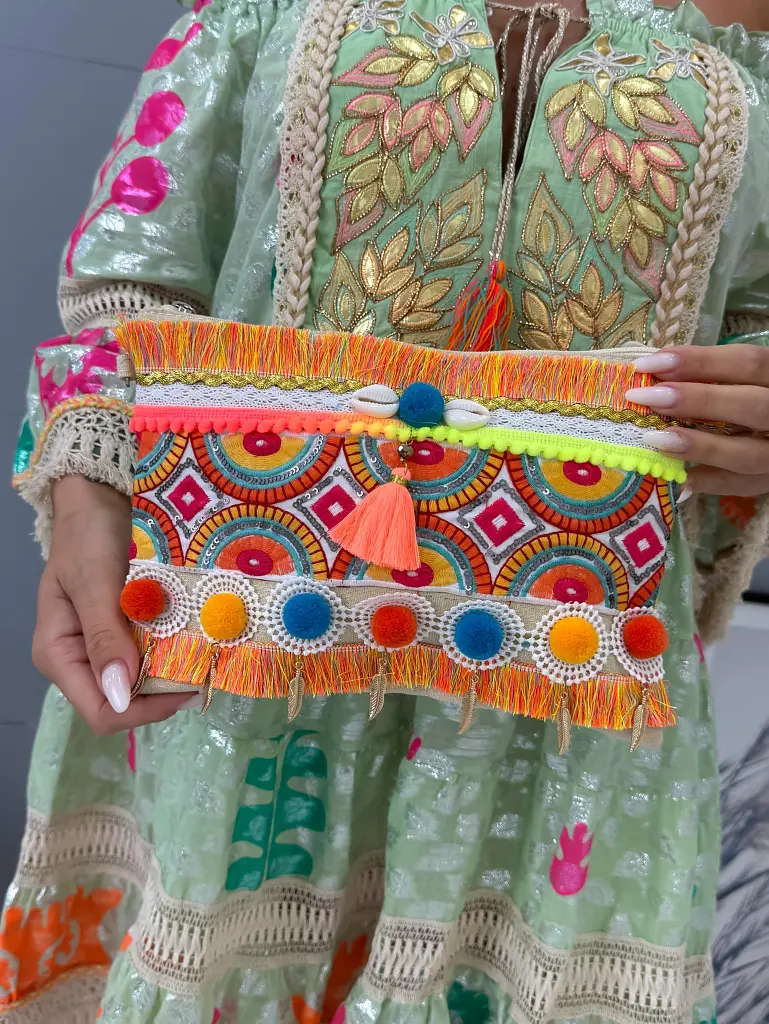 Vyšívaná kabelka ESTERA- - next