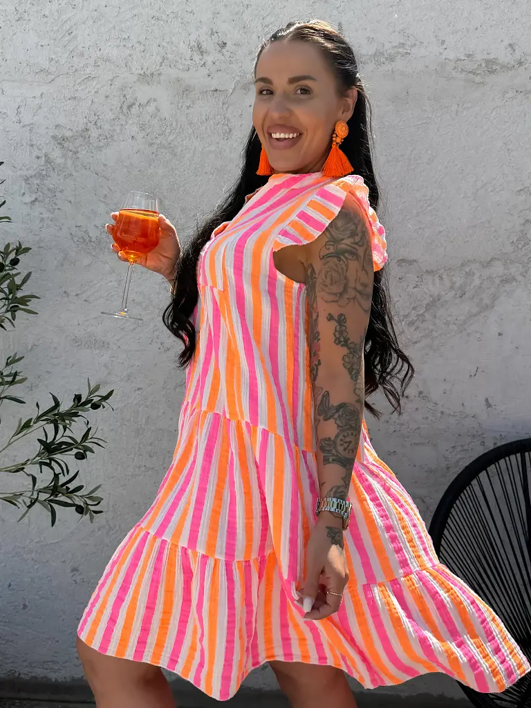 Pásikavé mušelínové babydoll šaty SAFFRON