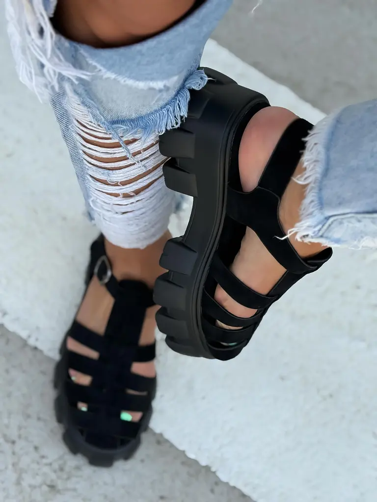 Čierne platformové sandále HERMA- - next