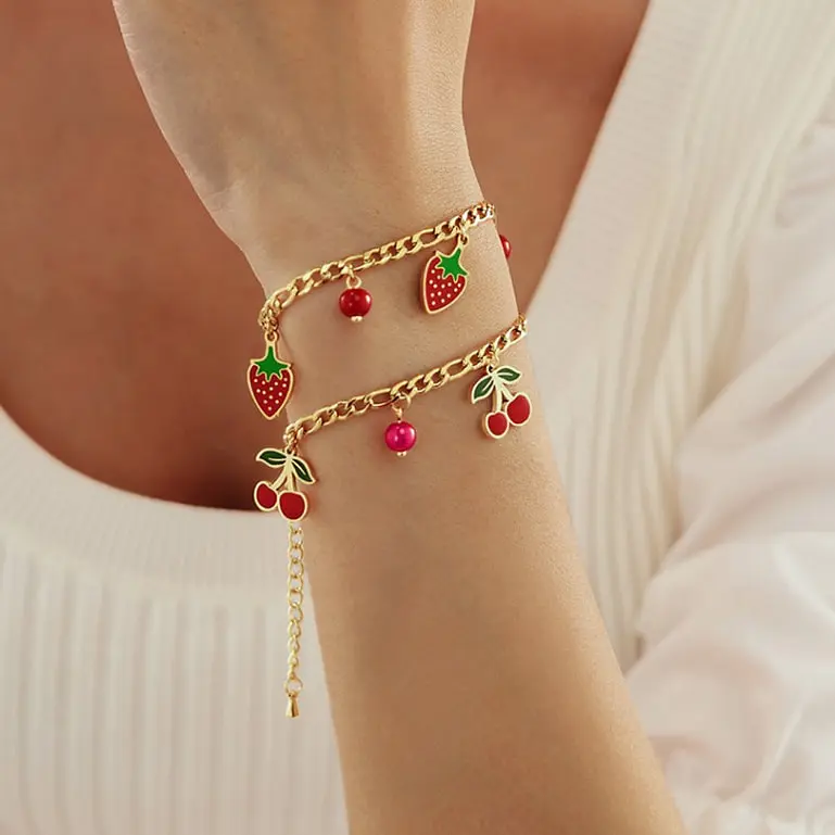 Náramok s čerešničkami