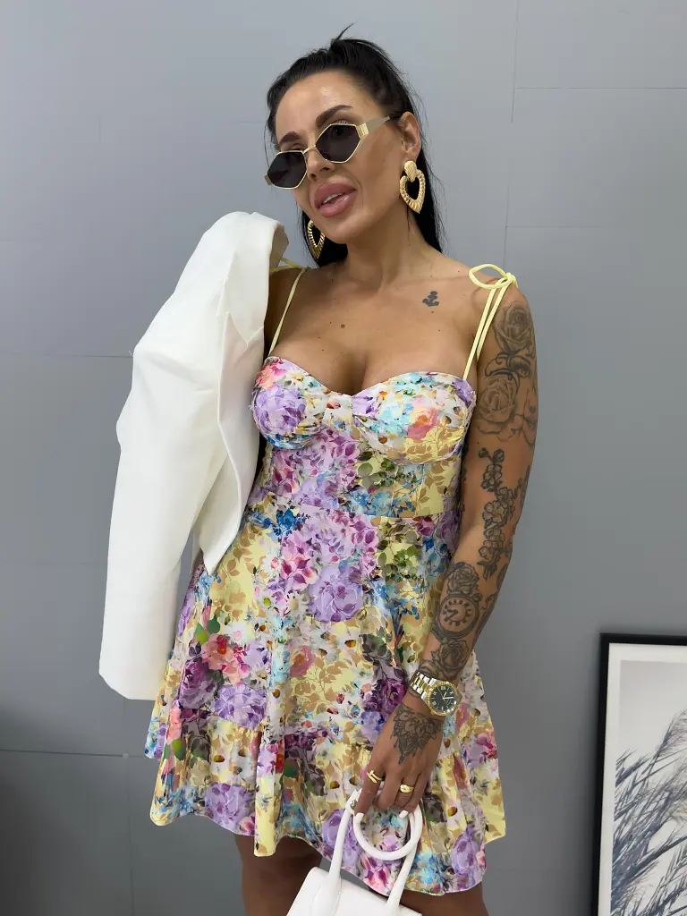 Kvetované volánové šaty na ramienka s vypchávkami CHLOE - next