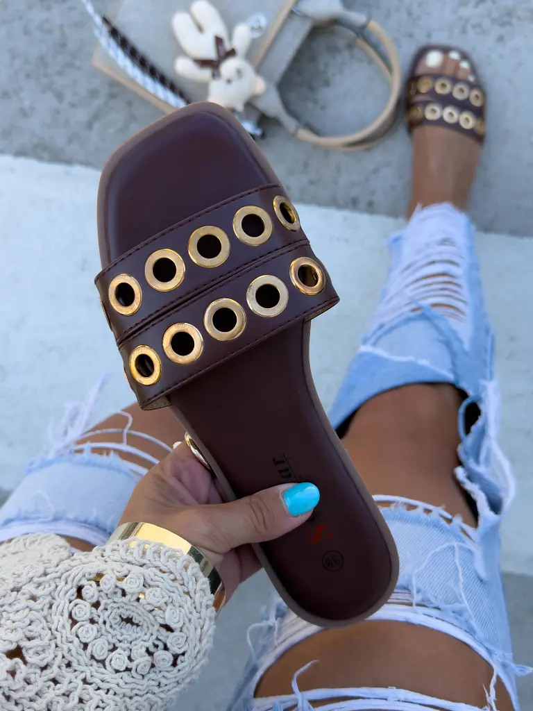 Dámske šľapky so zlatou ozdobou JULIE