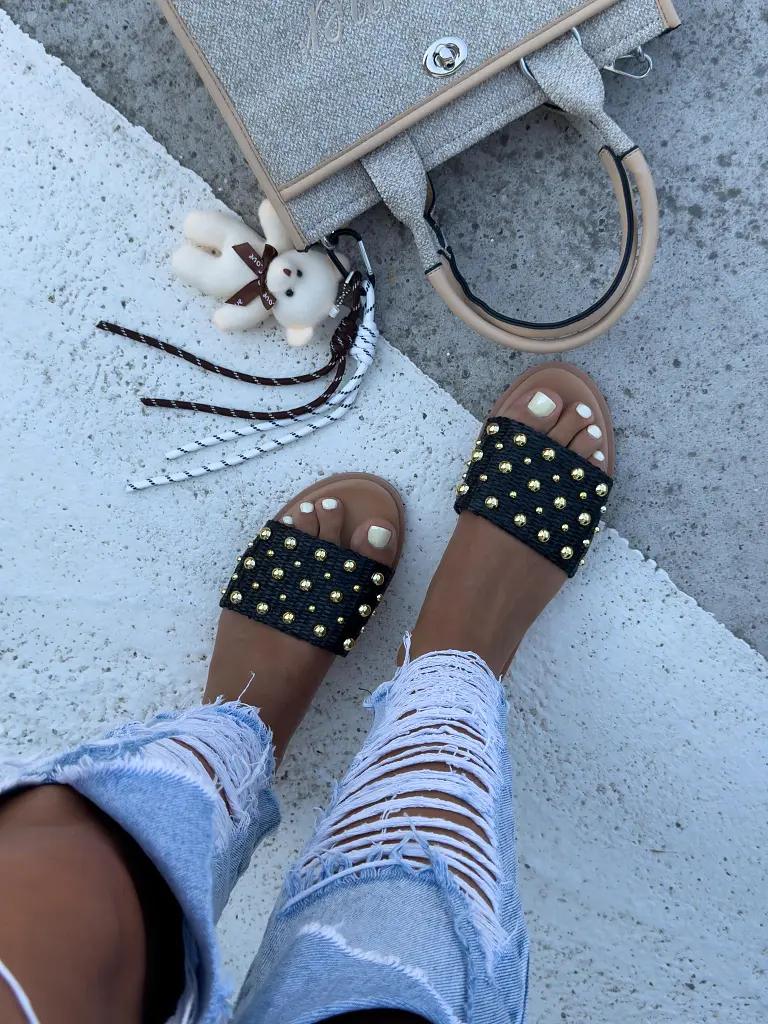 Šľapky so zlatými perličkami RUBY - next