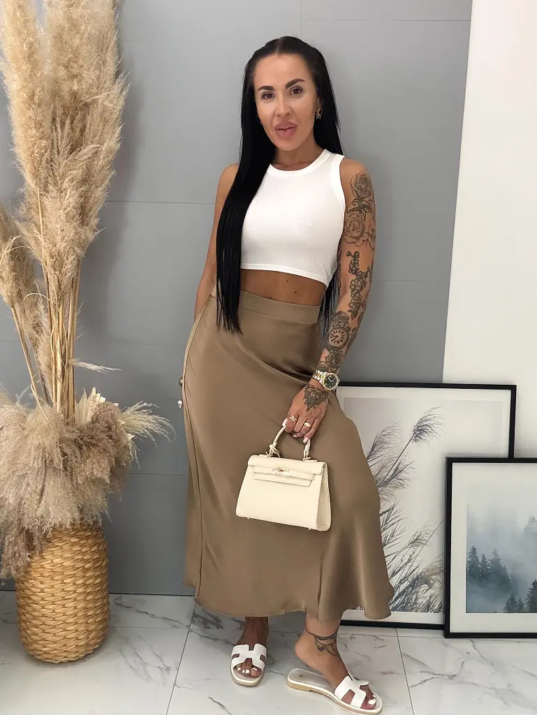 Dlhá saténová sukňa s gumeným pásom ALEXIA+