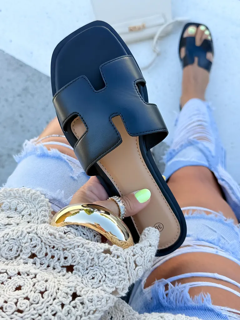 Čierne dámske šľapky MEREDITH