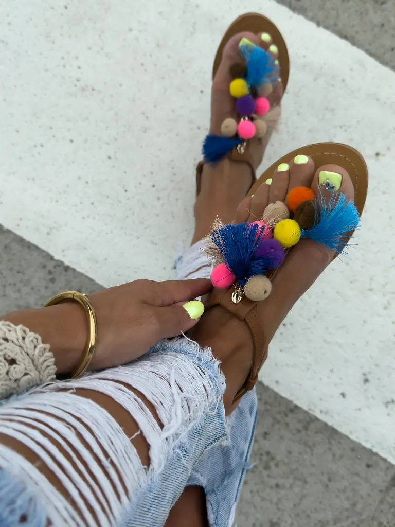 Sandále s pestrými ozdobami VEVINA+ - next