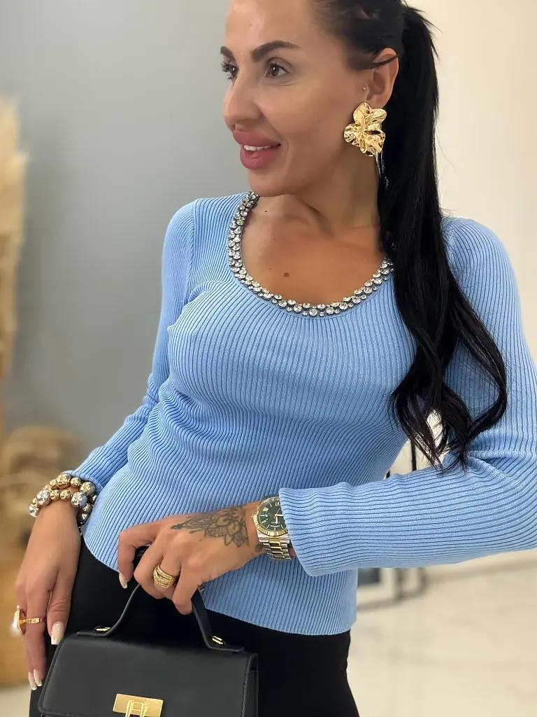 Vrúbkovaný pulóver zdobený kamienkami MILA+