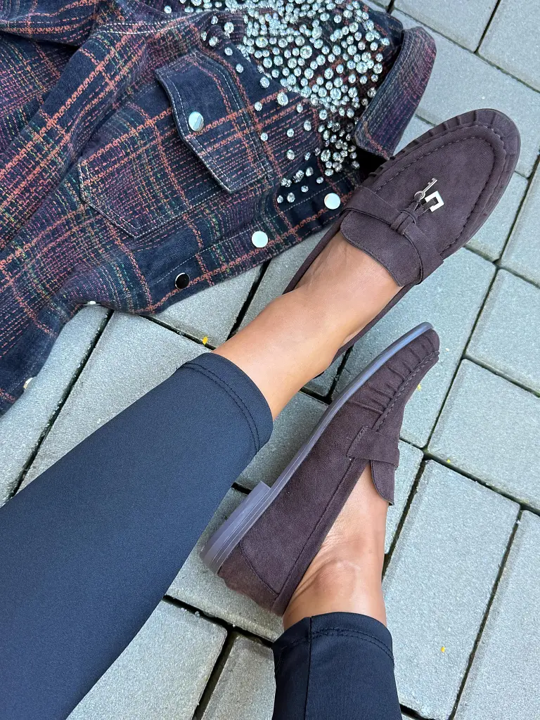 Mokasíny so zlatou ozdobou WRENA-