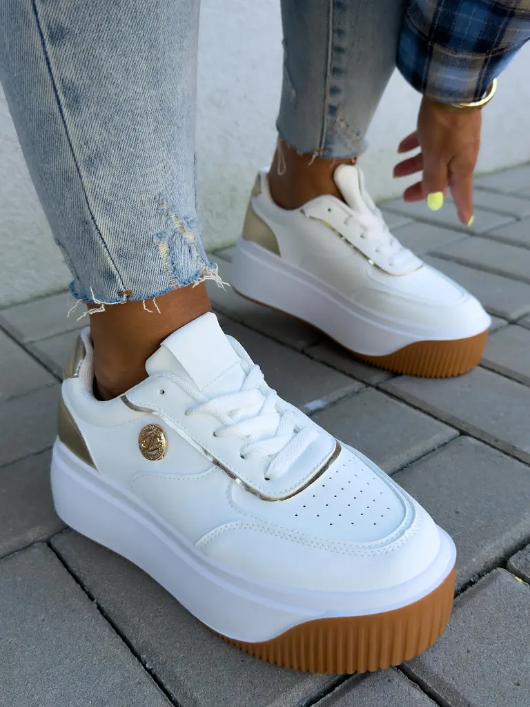 Platformové tenisky so zlatými detailmi APRYLL - next