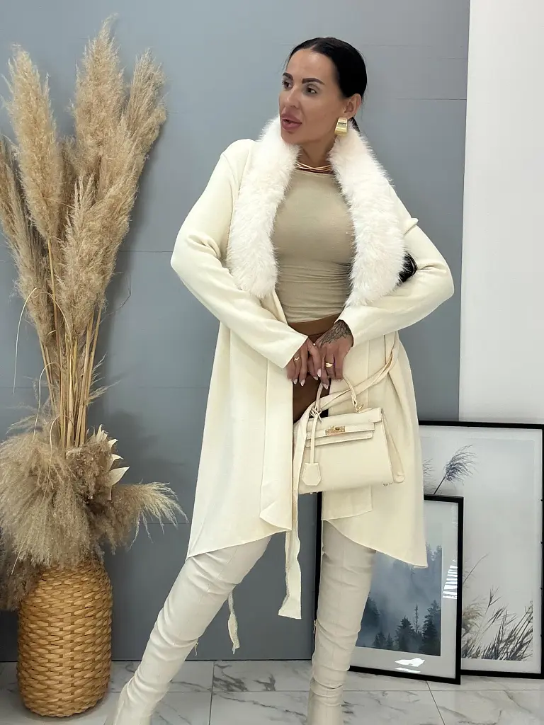 Béžový kardigán s kožušinou a opaskom FAYE - next