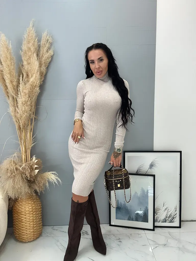 Vrúbkované rolákové šaty MANCY+ - next