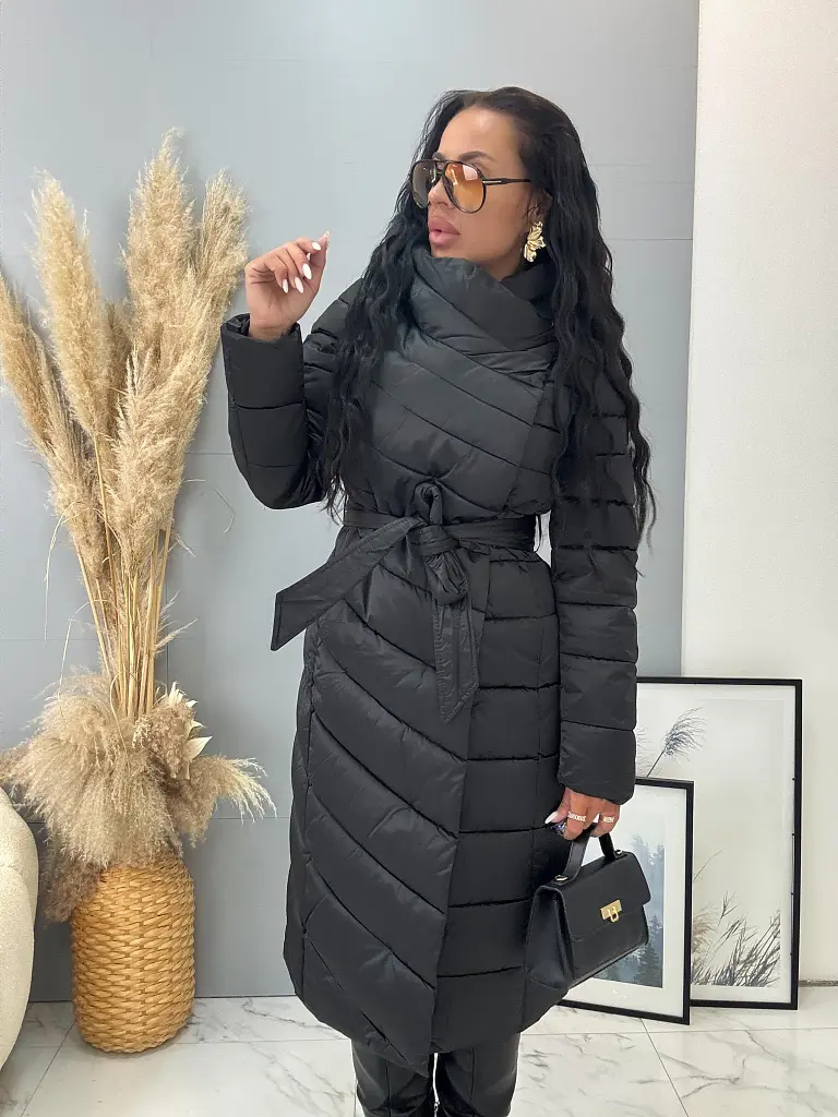 Štepovaná bunda s kapucňou a opaskom ARIAH