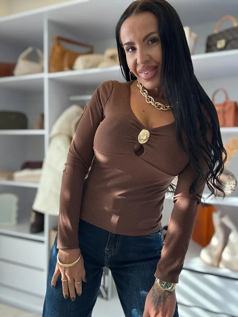 Dámské rebrované tričko s výstužou a zlatou ozdobou RHETA - next