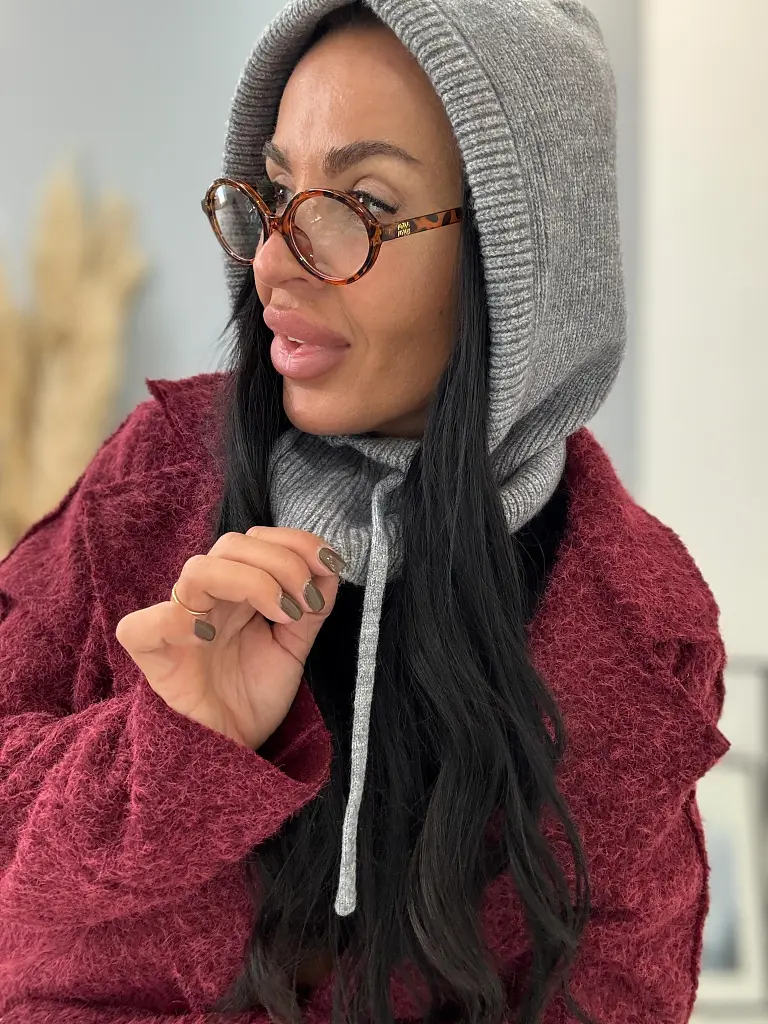 Vlnená kukla dámska