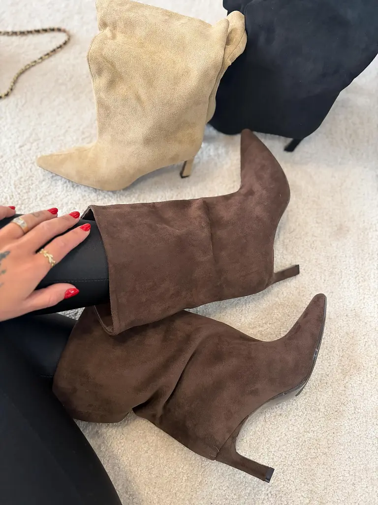 Hnedé semišové čižmy AVELENA - next