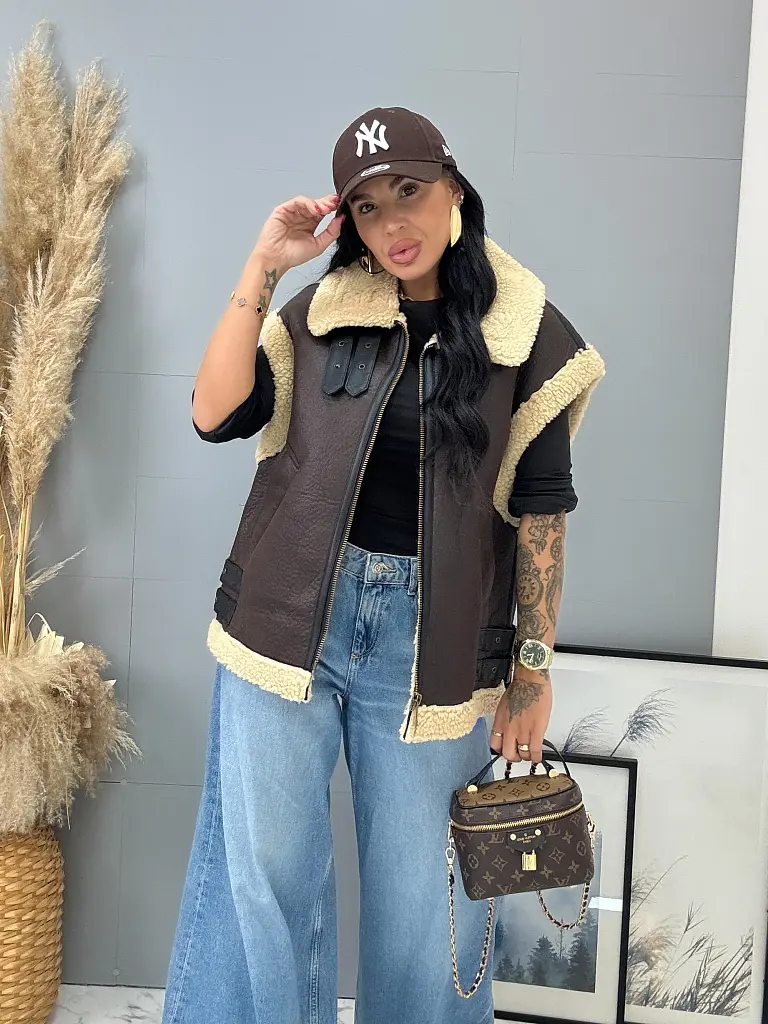 Hnedá zateplená vesta VEYRA - next