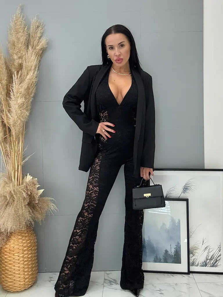 Čipkovaný overal so zaväzovaním okolo krku TIVARIA