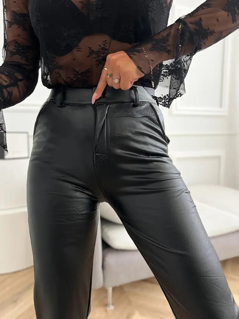 Koženkové nohavice s vysokým pásom CELINA - next