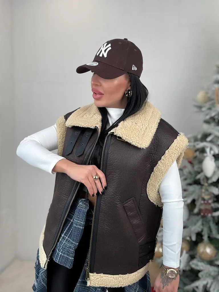 Hnedá zateplená vesta VEYRA - next