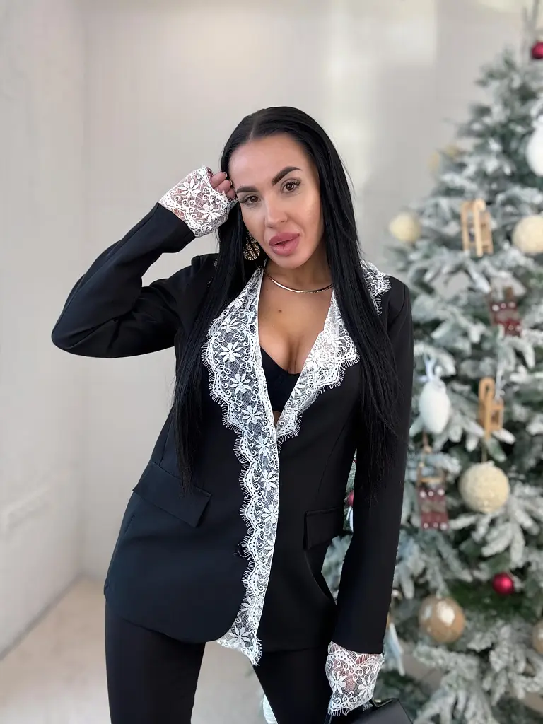 Čierne sako s bielou čipkou MILAYA - next