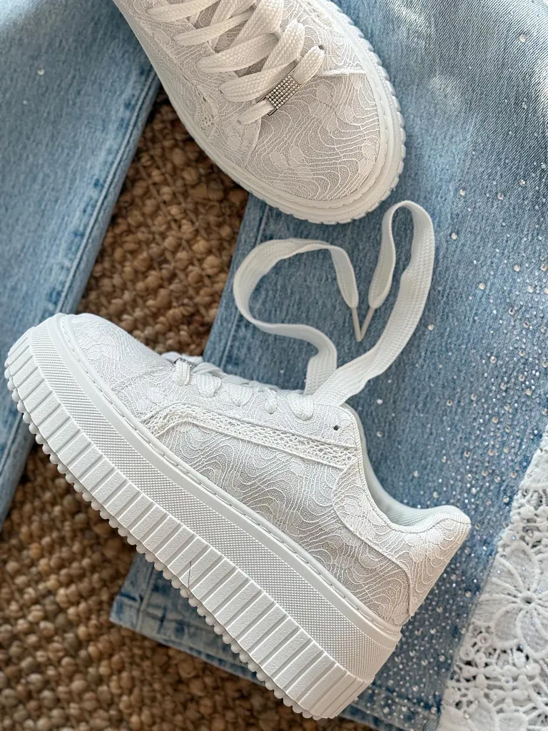 Platformové tenisky zdobené čipkou ANIRMA