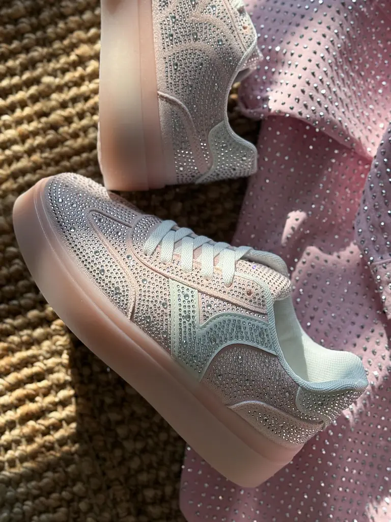 Platformové tenisky zdobené kamienkami CHILA