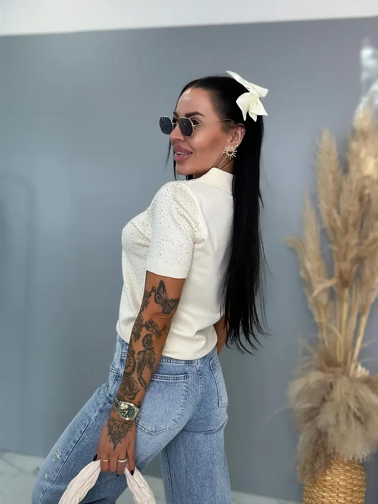 Pulóver s gombíkovou légou zdobený kamienkami LUCIE - next