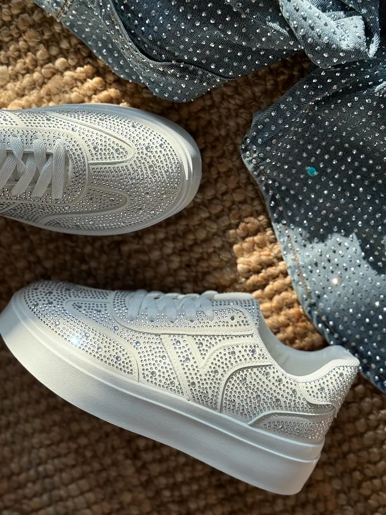 Platformové tenisky zdobené kamienkami CHILA