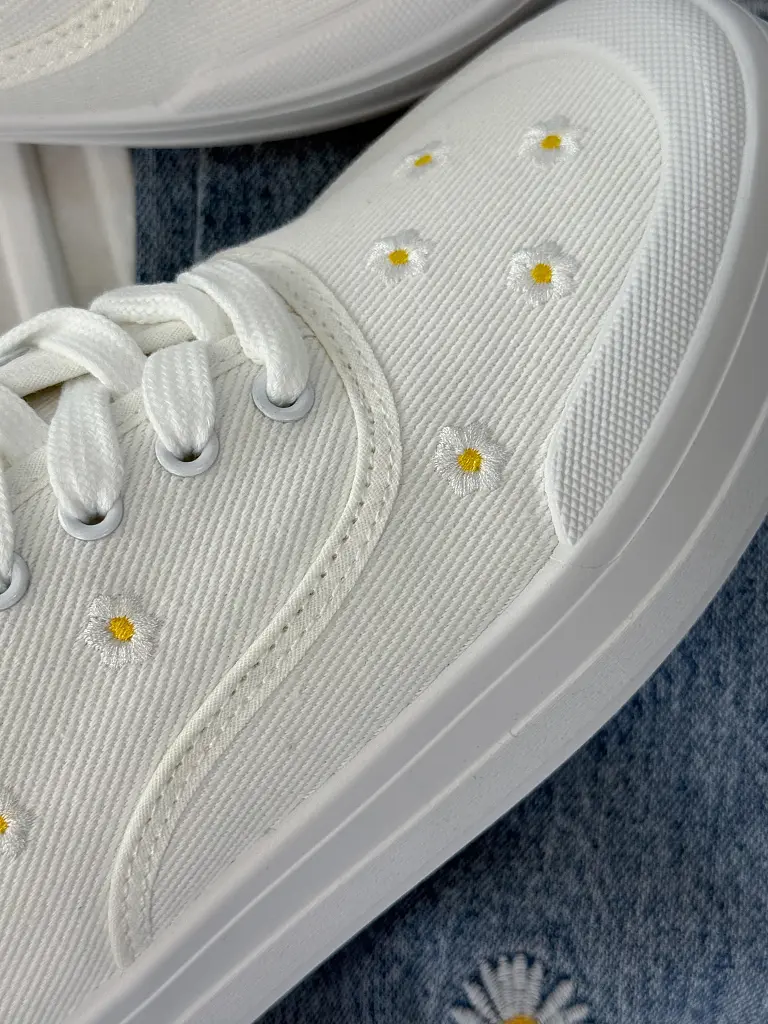 Platformové tenisky zdobené výšivkou EMALY - next