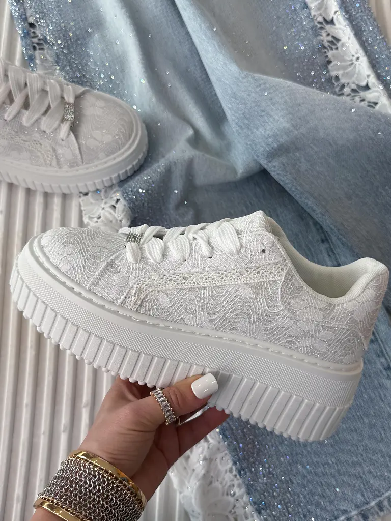 Trblietavé tenisky zdobené čipkou ANIRMA - next