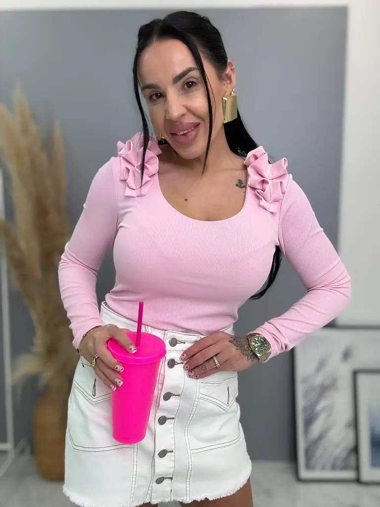 Rebrovaný top s volánom na ramene MARLONA