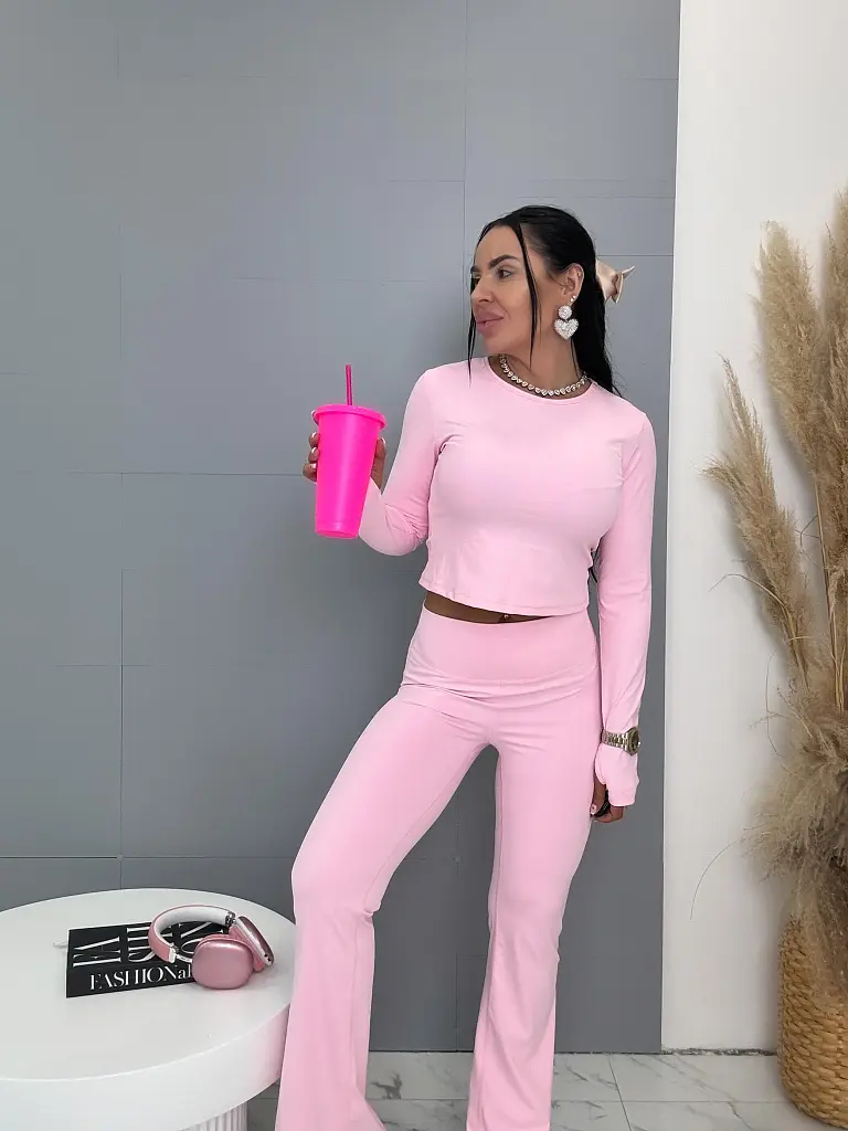 Športový komplet s tvarovaným zadkom ELISA - next