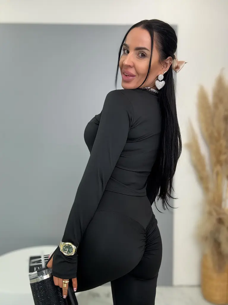 Športový komplet s tvarovaným zadkom ELISA