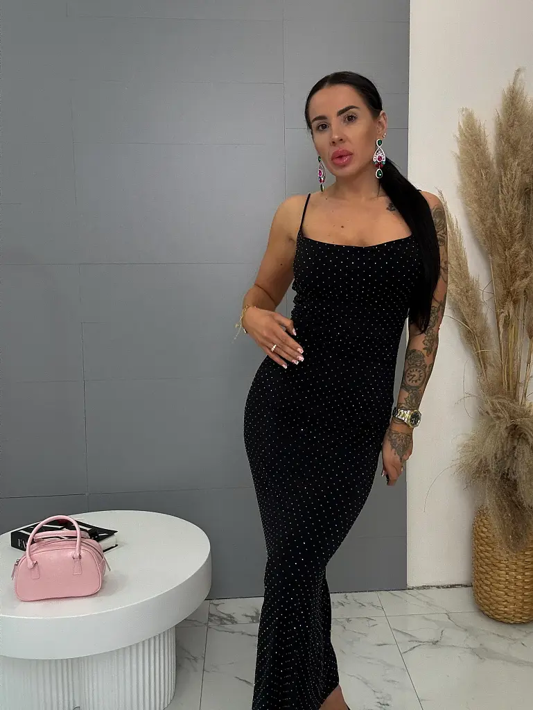 Trblietavé šaty zdobené kamienkami Sparkly