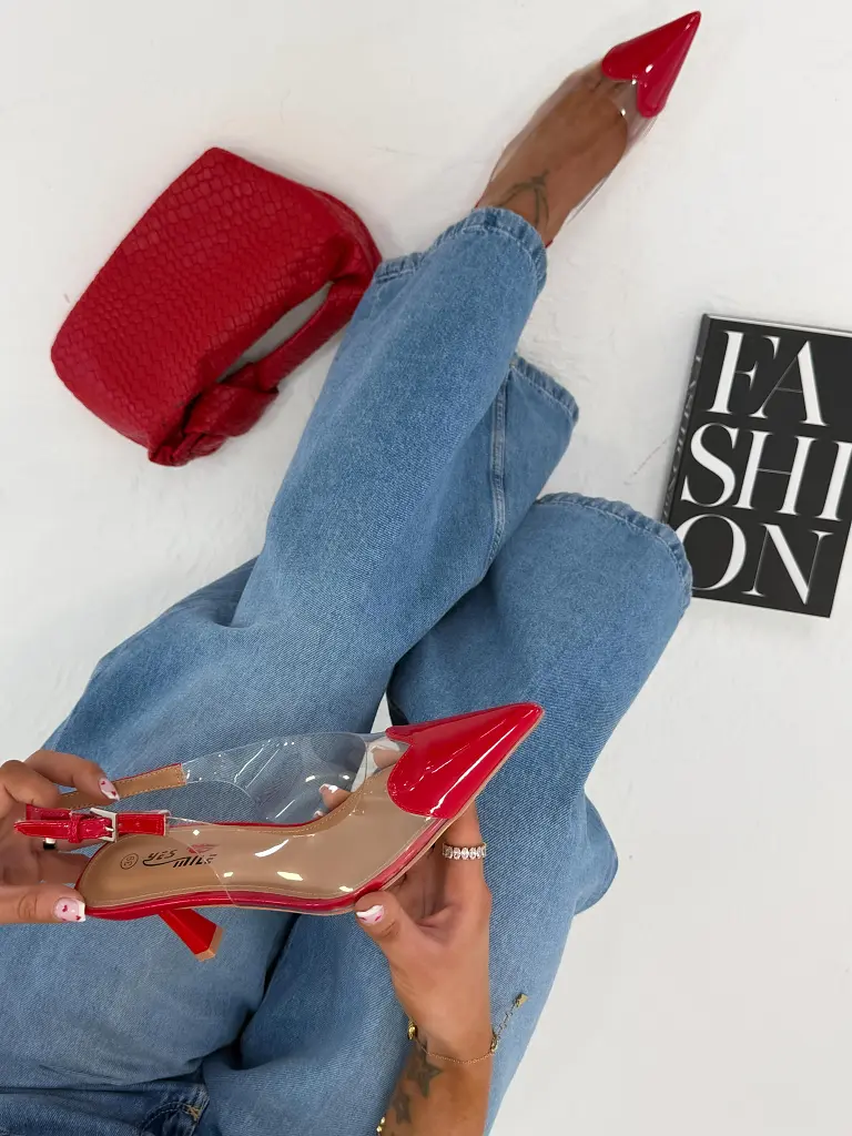 Transparentné lakované sandále BEJI - next