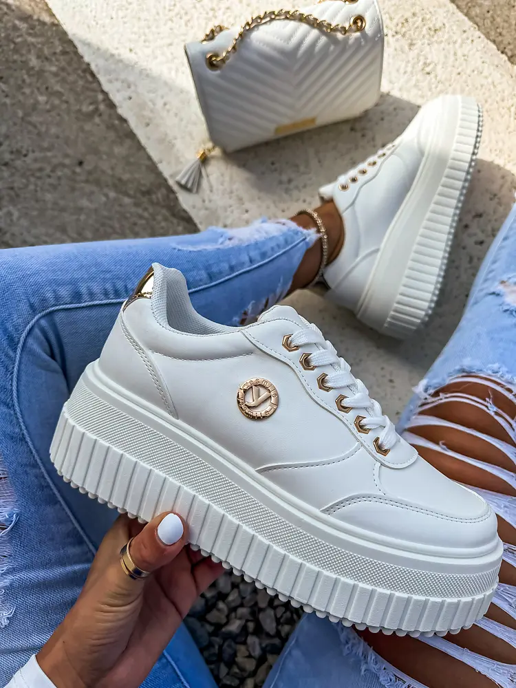 Platformové tenisky so zlatými aplikáciami NIKO+