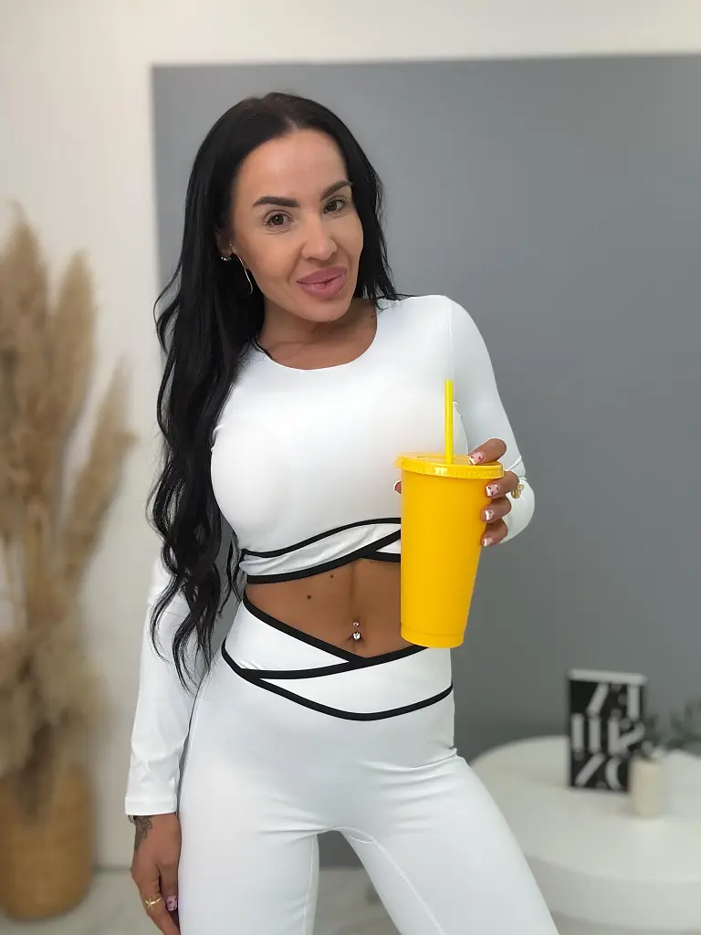 Športový komplet s vypchávkami v prsiach SEMANA - next