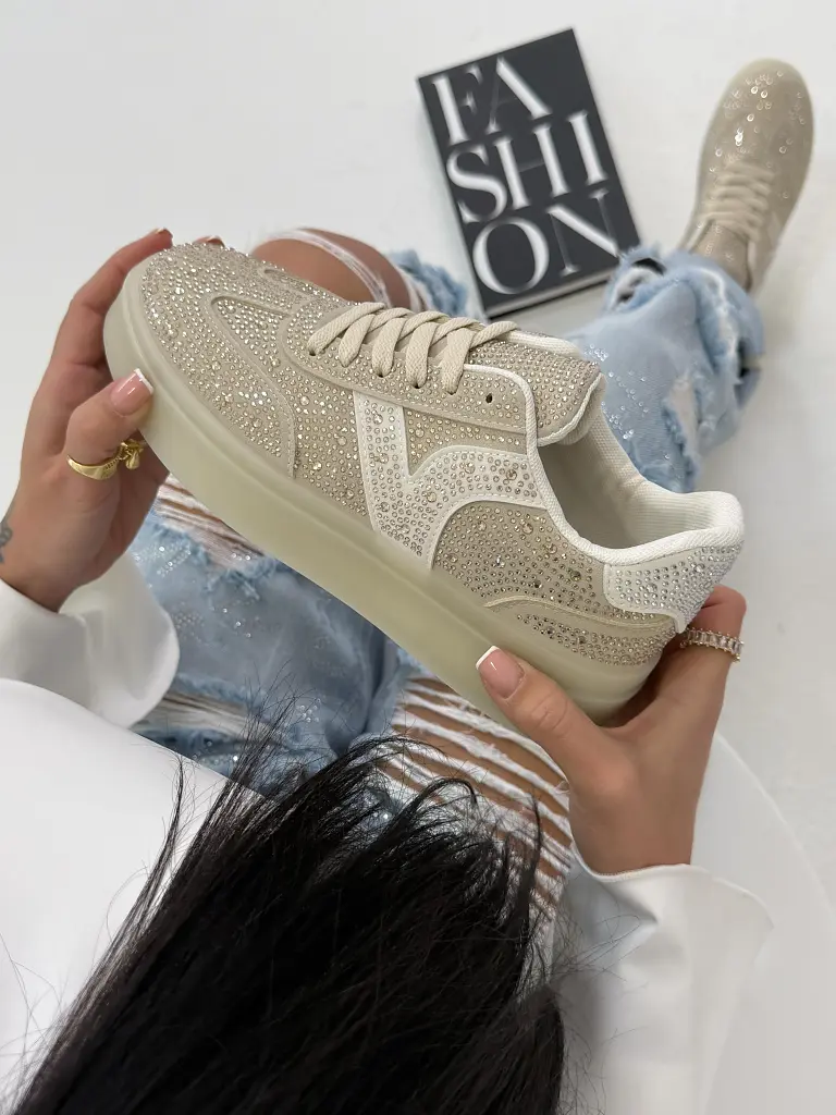 Platformové tenisky zdobené kamienkami CHILA