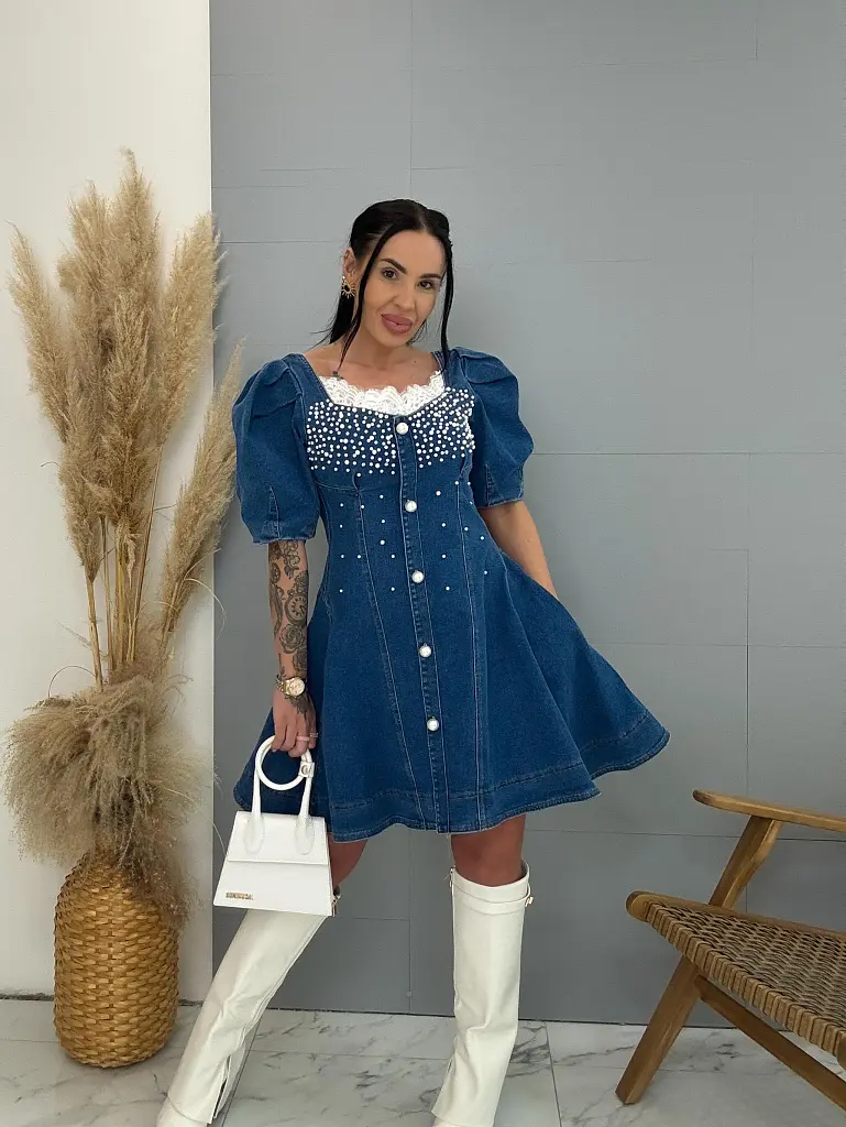 Denim šaty na gombíky a zdobené korálikmi LILIA - next