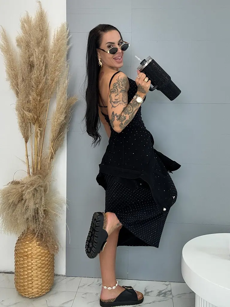 Trblietavé šaty zdobené kamienkami STERRY - next