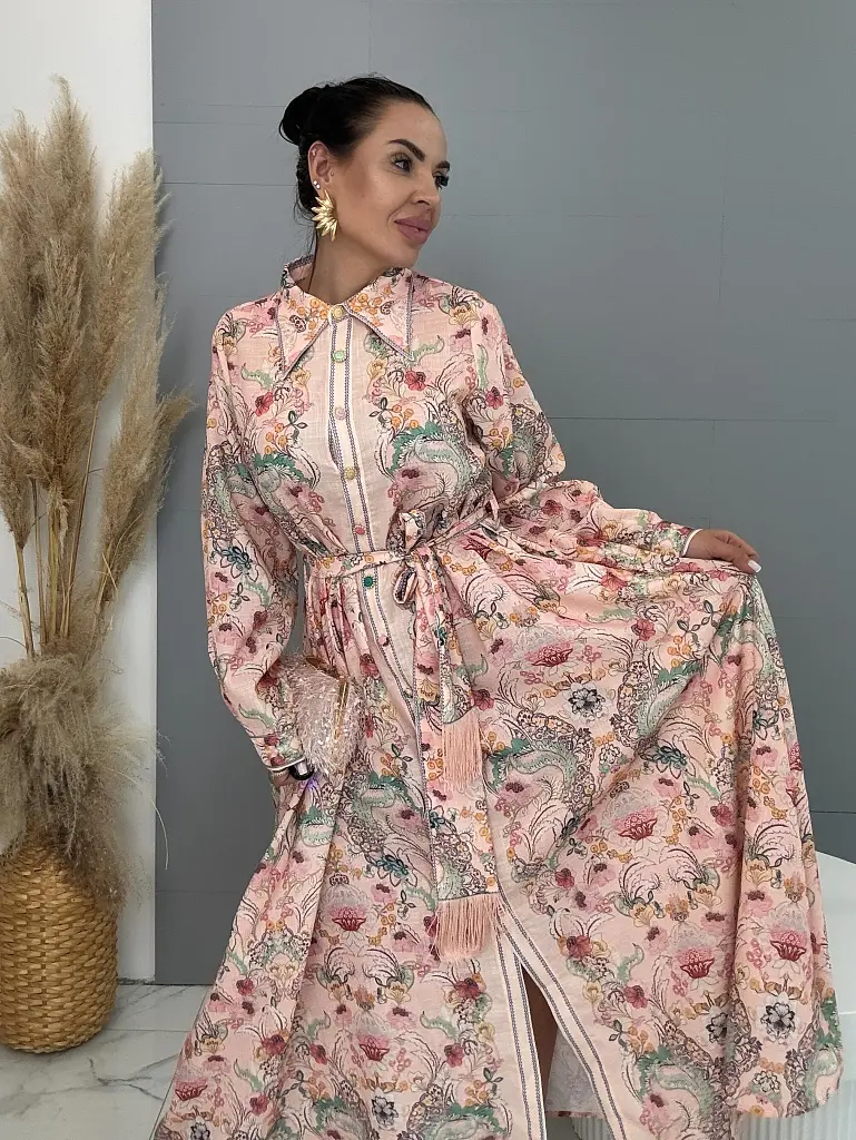 Dlhé kvetované šaty na gombíky s opaskom ROSEA - next