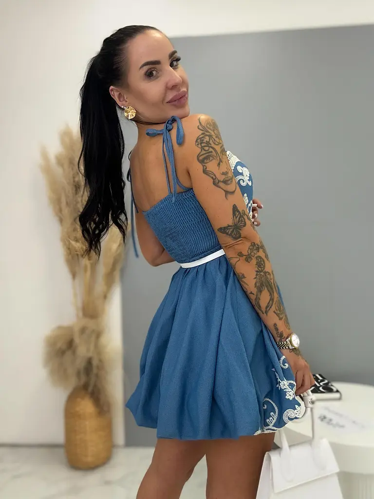 Vyšívané balónové šaty VANDA - next