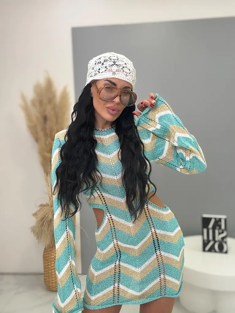  Pletené šaty so zlatou niťou ROYAL - next