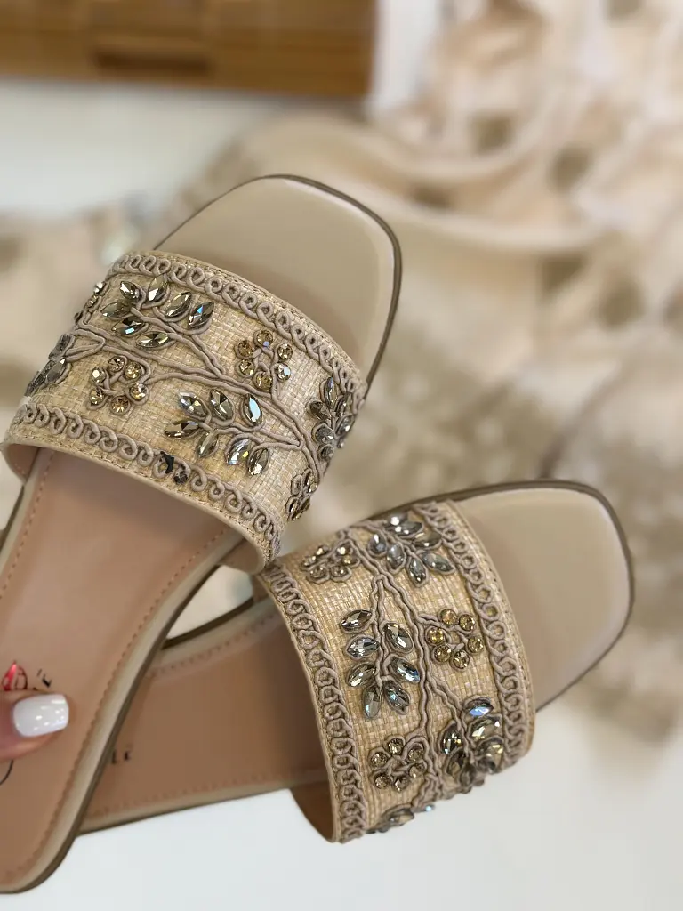 Dámske šľapky so ozdobou ONE