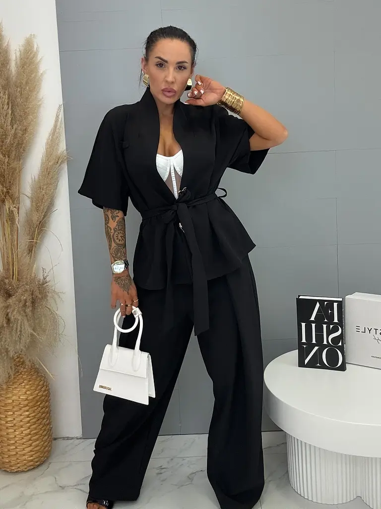 Blejzer s opaskom a zlatou brošňou FANCY - next