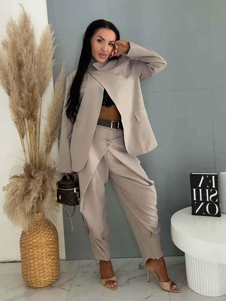 Sako so zapínaním pod krkom na 1 gombík CLEO