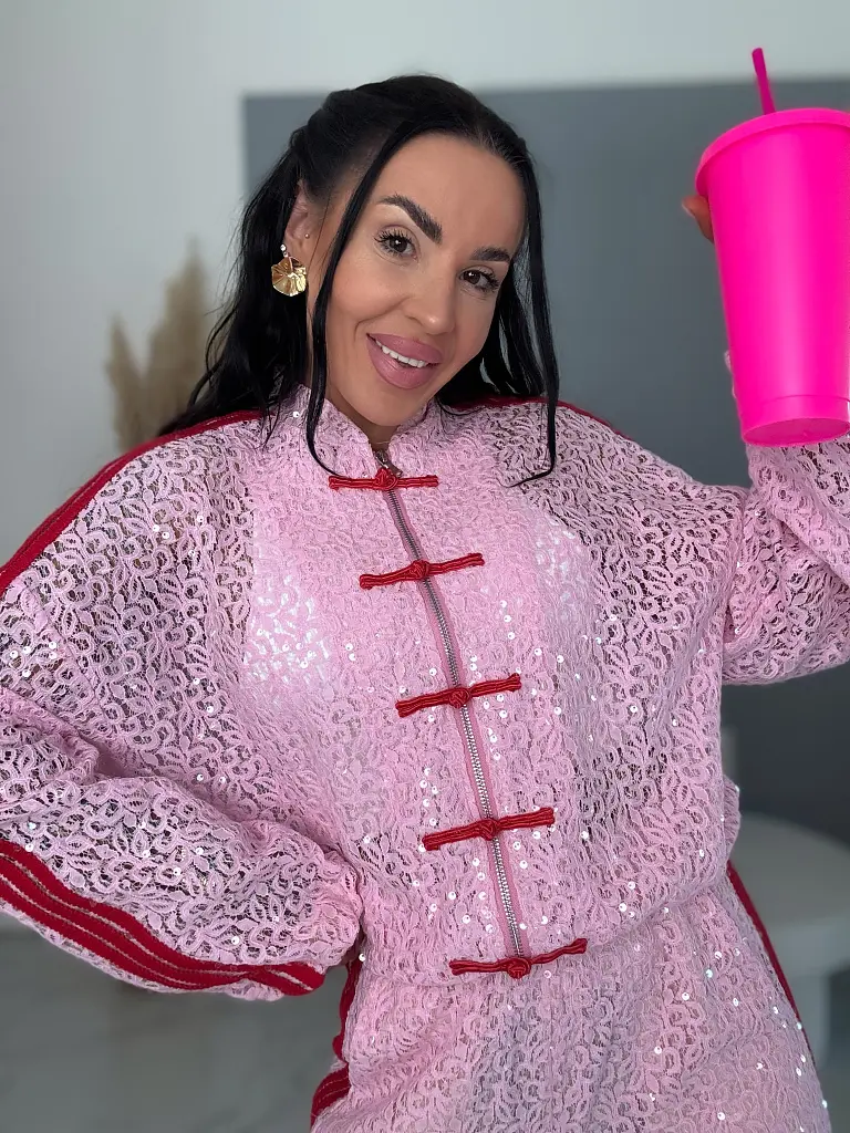 Čipkovaná športovo elegantná bunda s flitrami STYLE